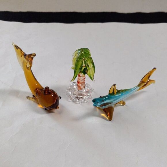 Minature blown glass figurines Two Fish and Palm Tree Cottagecore… - Picture 2 of 9